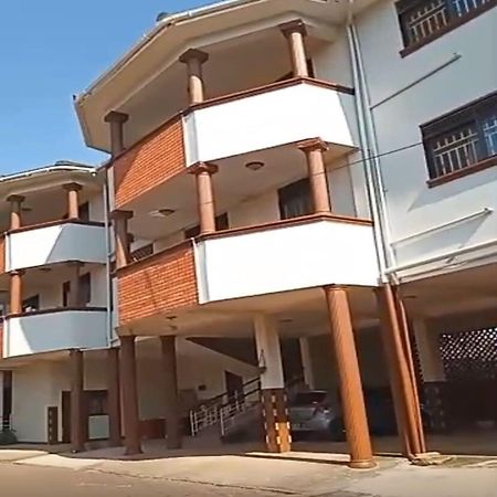 The Abode Apartments Lake View & Breakfast Suite Near Beach Entebbe Kültér fotó