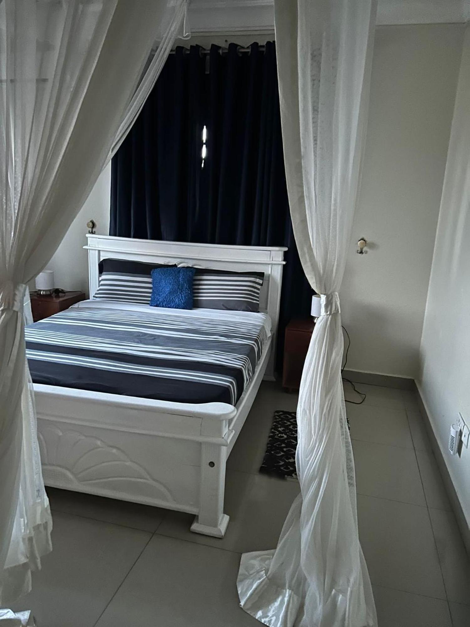 The Abode Apartments Lake View & Breakfast Suite Near Beach Entebbe Kültér fotó