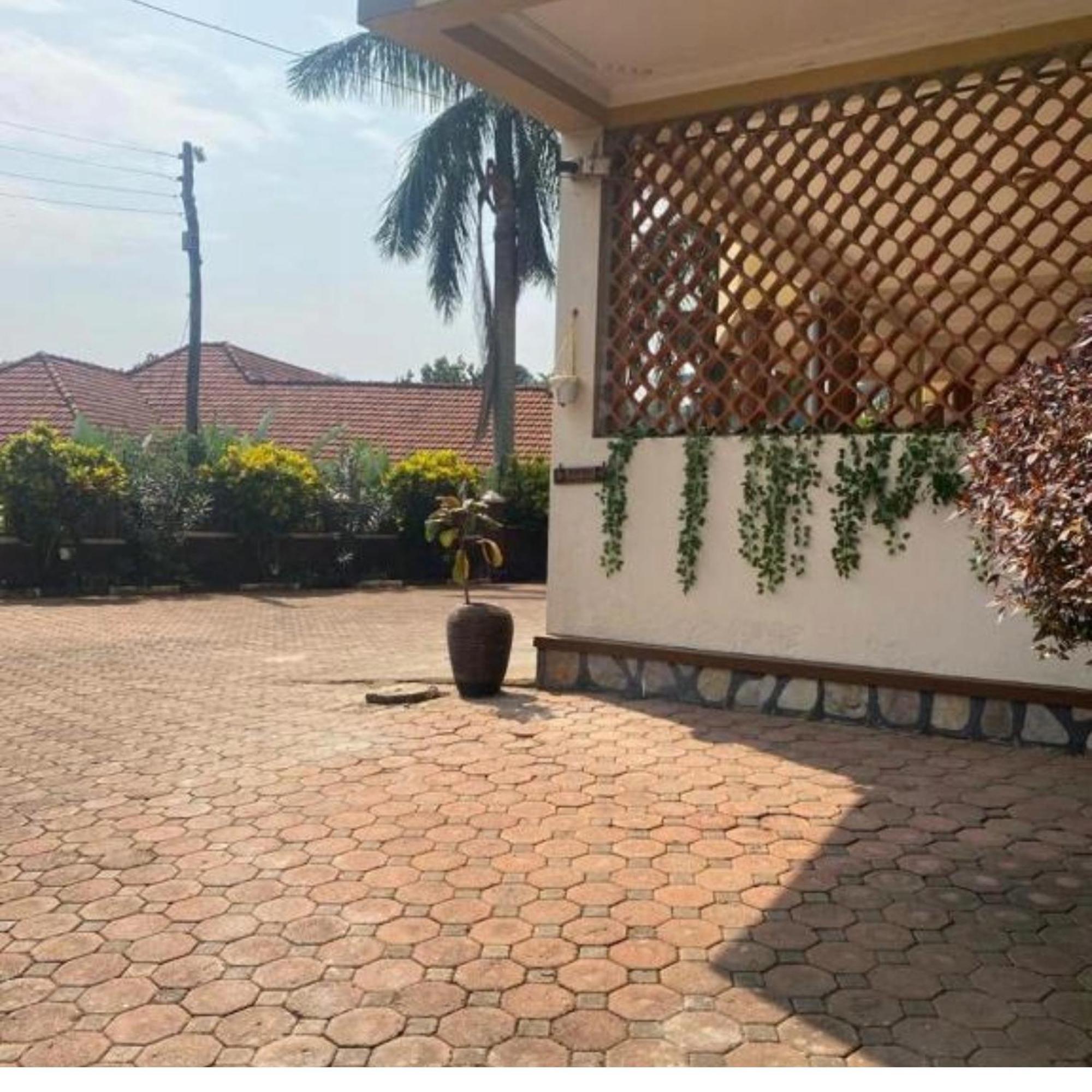 The Abode Apartments Lake View & Breakfast Suite Near Beach Entebbe Kültér fotó